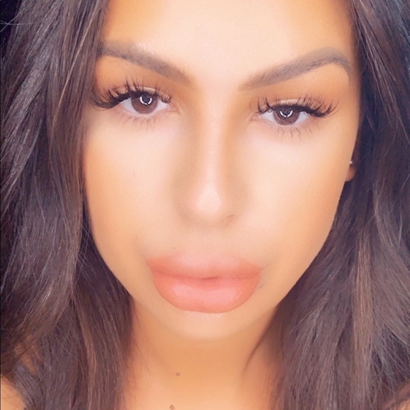 Meet your Posher, Ella - Picture 1 of 1